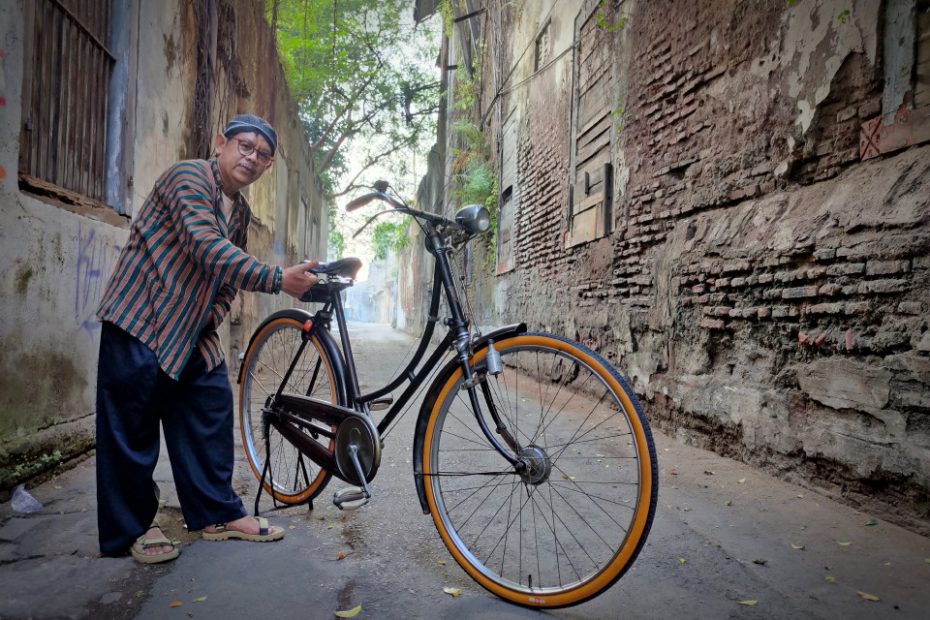 Hari Sepeda Dunia : Kayuh Sepeda Kuno, Jadi Model Dadakan