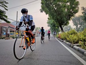 Gowes Surabaya – Solo : “Selamat Tempuh Perjalanan Bersepeda, Mas Ady Setyawan & Mbak Danti Ayu, Sang Isteri”