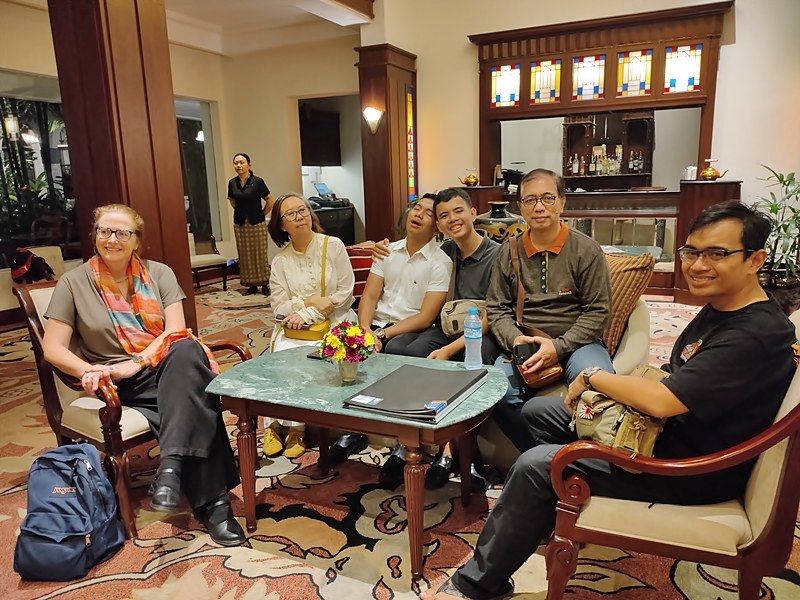 Surabaya Walking Tour Ajak Professor Katharine McGregor “Mlaku-Mlaku Nang Tunjungan”