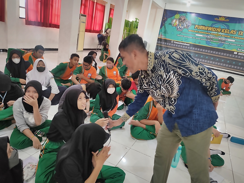 Cerita Lintas Gambar
Sekolah Kebangsaan di SMP Negeri 19 Surabaya
21 Juni 2023
