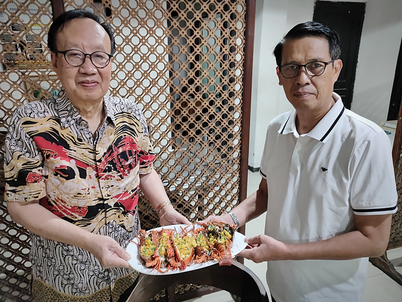 Owner Hari-Hari Restaurant Soerabaia, Richard Masdjedi, Rayakan Ulang Tahun âEngkongâ Hartono Widjaja