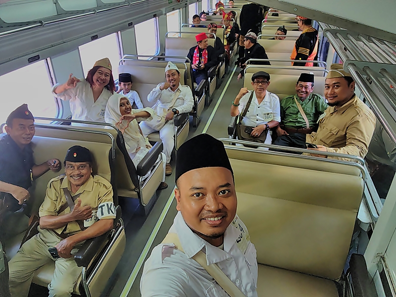 KAI Daop 8 Surabaya Raih Dua Rekor MURI di Usia ke-80
