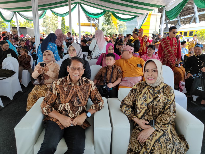 KAI Daop 8 Surabaya Raih Dua Rekor MURI di Usia ke-80