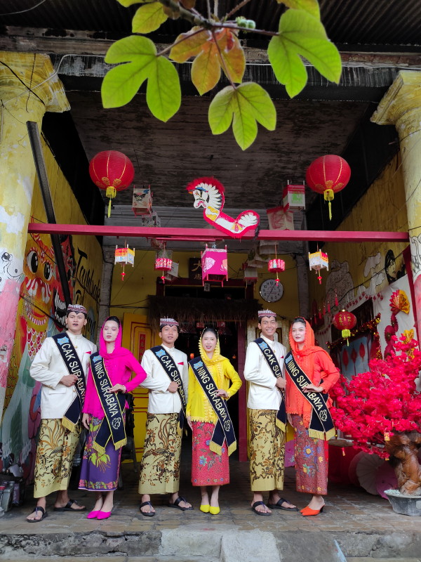 
Imlek Kampung Pecinan Tambak Bayan: Tak Sekadar Hari Raya Warga, Pun Lebarannya Para Fotografer
