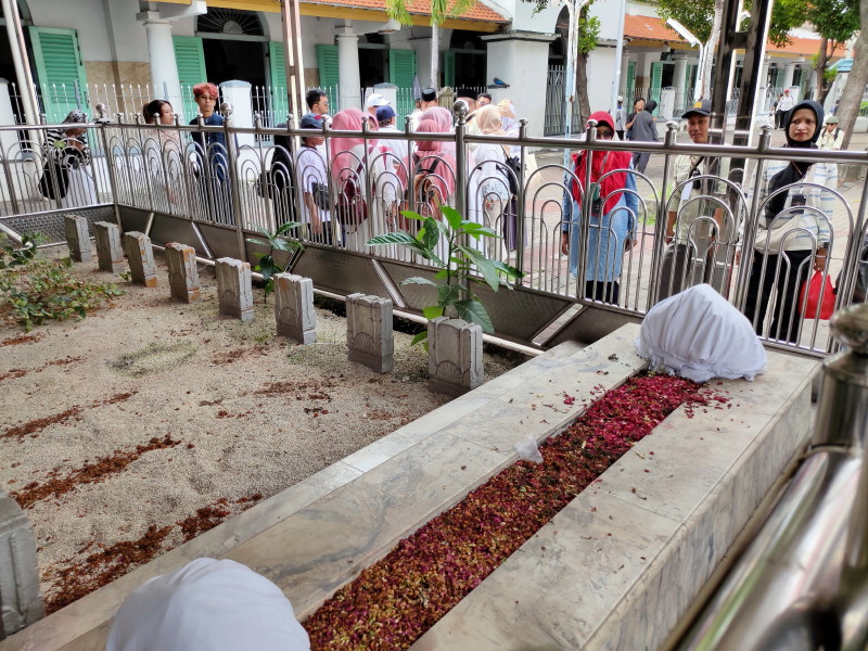 
“Susuri Jejak Islam di Ampel dan Spirit Sejarah dalam Hangatnya Ramadan 1447 H”

