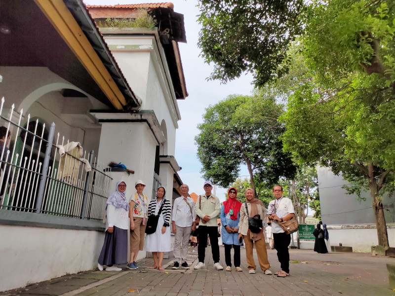 
“Susuri Jejak Islam di Ampel dan Spirit Sejarah dalam Hangatnya Ramadan 1447 H”
