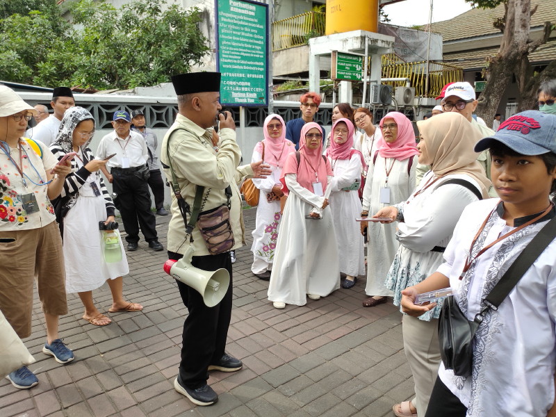 
“Susuri Jejak Islam di Ampel dan Spirit Sejarah dalam Hangatnya Ramadan 1447 H”
