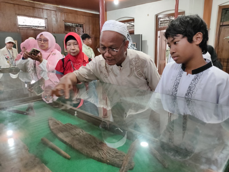 
“Susuri Jejak Islam di Ampel dan Spirit Sejarah dalam Hangatnya Ramadan 1447 H”
