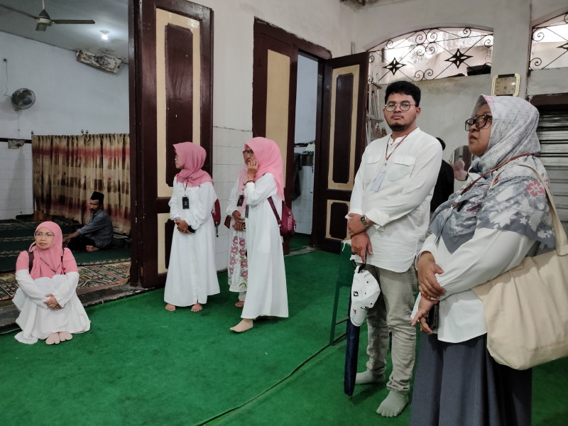 
“Susuri Jejak Islam di Ampel dan Spirit Sejarah dalam Hangatnya Ramadan 1447 H”
