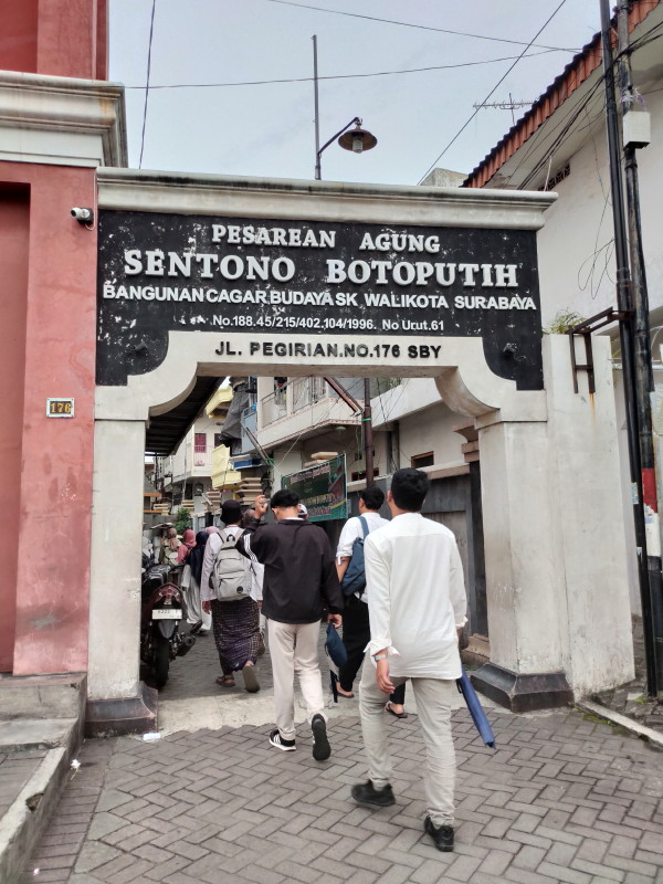 
“Susuri Jejak Islam di Ampel dan Spirit Sejarah dalam Hangatnya Ramadan 1447 H”
