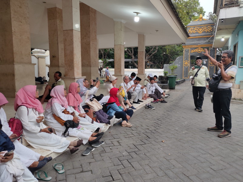 
“Susuri Jejak Islam di Ampel dan Spirit Sejarah dalam Hangatnya Ramadan 1447 H”
