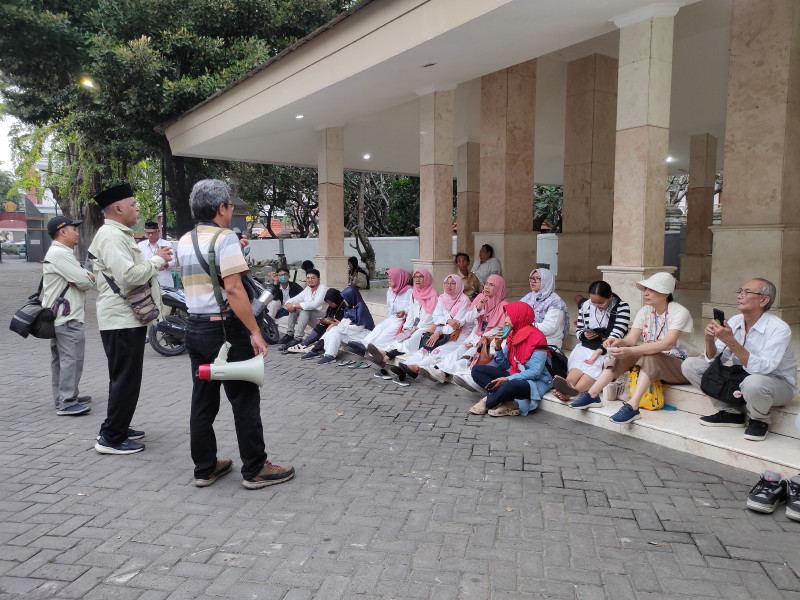 
“Susuri Jejak Islam di Ampel dan Spirit Sejarah dalam Hangatnya Ramadan 1447 H”
