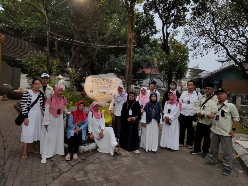 
“Susuri Jejak Islam di Ampel dan Spirit Sejarah dalam Hangatnya Ramadan 1447 H”
