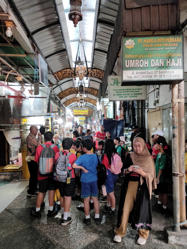 Roode Brug Soerabaia Dampingi Siswa SD Ciputra Jelajah Kota Lama Sejarah dan Kawasan Ampel