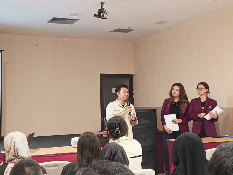Mahasiswa Universitas Ciputra Gelar Pelatihan Psikoedukasi bagi Anggota Roode Brug Soerabaia