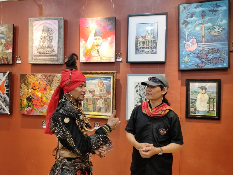 
Biarkan Foto Bicara
“Art for Freedom”: Ketika Kanvas Menjadi Suara, Ungkap Kegelisahan
