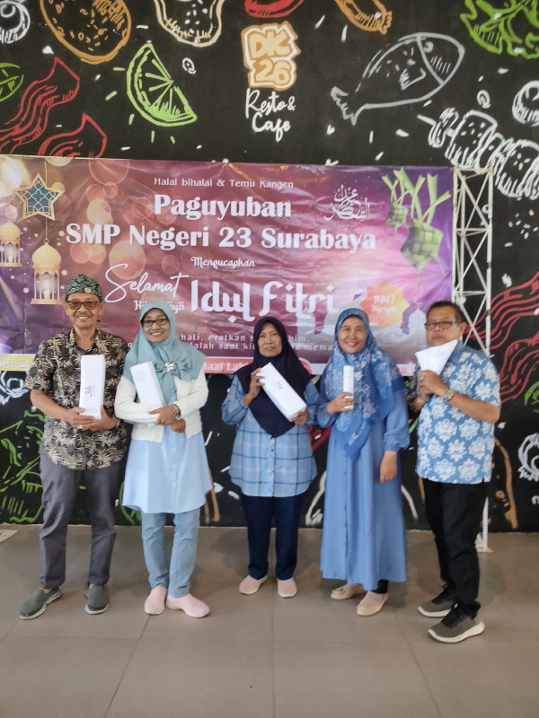 Memorabilia Temu Kangen: Kawan Seperjuangan sebagai Penjaga Kewarasan