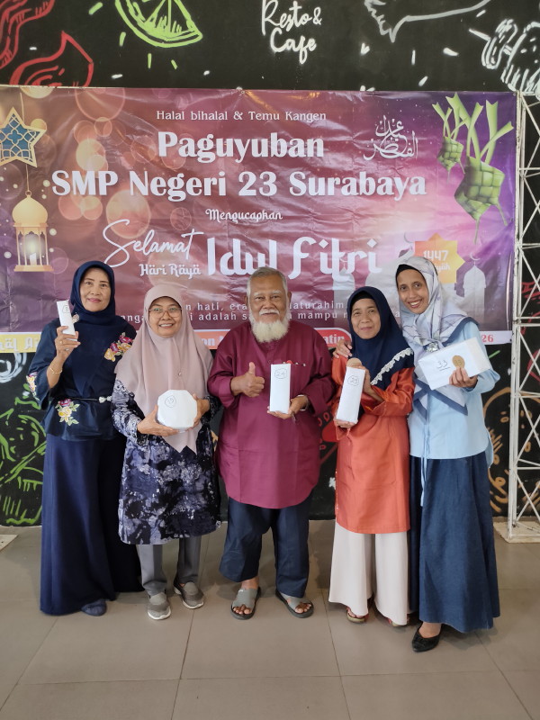 Memorabilia Temu Kangen: Kawan Seperjuangan sebagai Penjaga Kewarasan