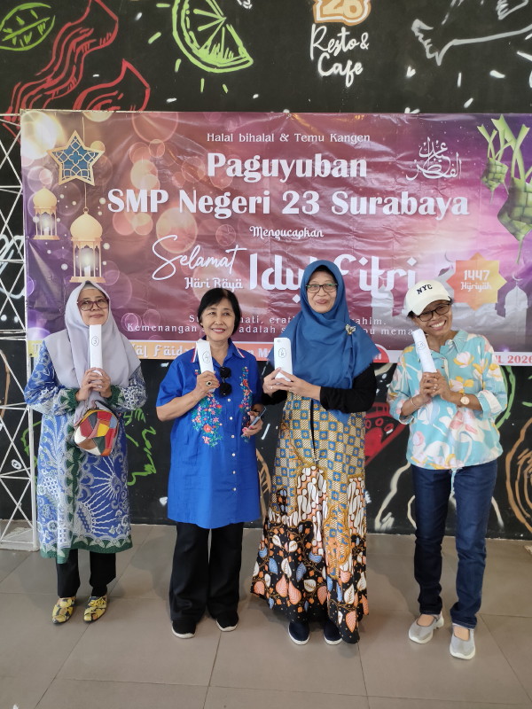 Memorabilia Temu Kangen: Kawan Seperjuangan sebagai Penjaga Kewarasan