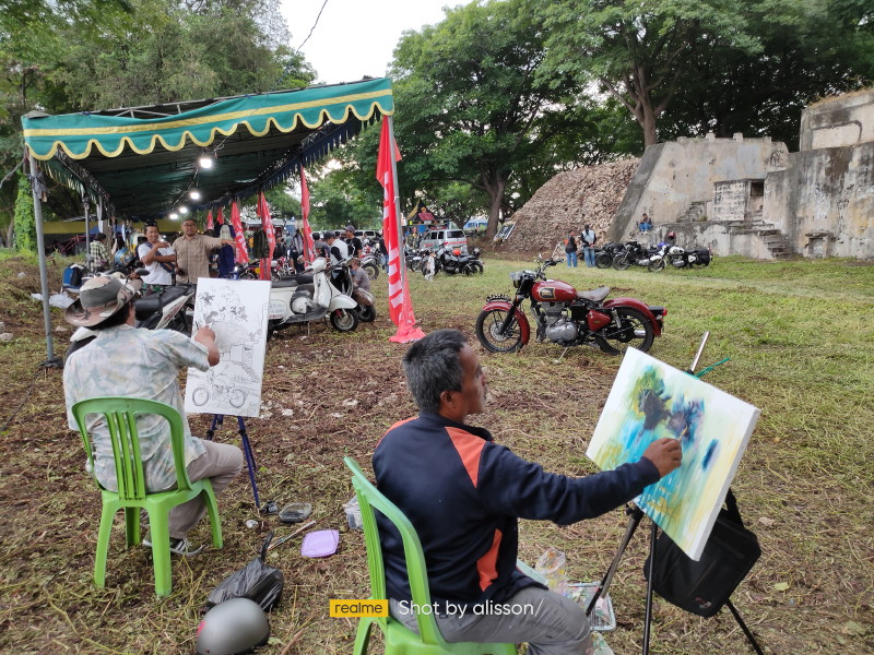 Deru “Montor Udhug” Menggema Di Benteng Kedung Cowek, Merawat Ingatan Lewat Roda Waktu