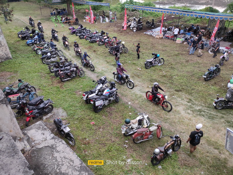 Deru “Montor Udhug” Menggema Di Benteng Kedung Cowek, Merawat Ingatan Lewat Roda Waktu
