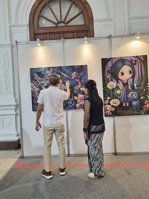 27 Karya, 27 Cerita: Siswa SMK Negeri 12 Surabaya Hadirkan “Ruang Warna”
