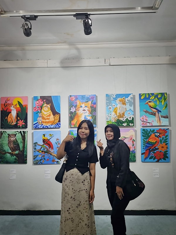 Guru dan Siswa SMK Negeri 12 Surabaya Pameran Lukisan Bersama