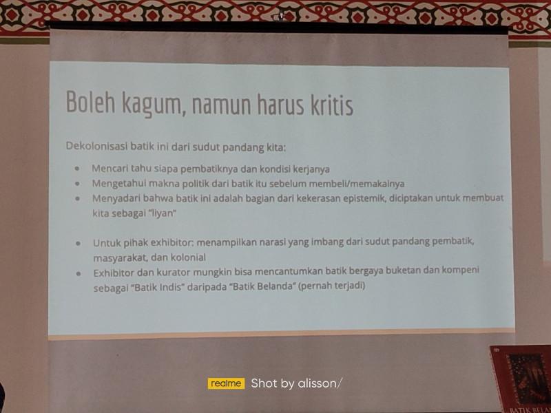 Roode Brug Soerabaia Diskusikan “Arsip Visual Kolonial: Membaca Sejarah Perang lewat Motif Batik”