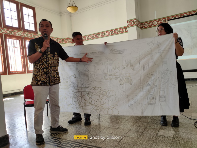 Roode Brug Soerabaia Diskusikan “Arsip Visual Kolonial: Membaca Sejarah Perang lewat Motif Batik”