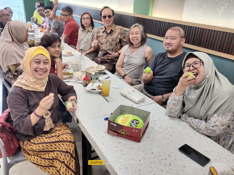 Merayakan “Bonus Usia”: Ketika Umur Menjadi Ruang Berbagi