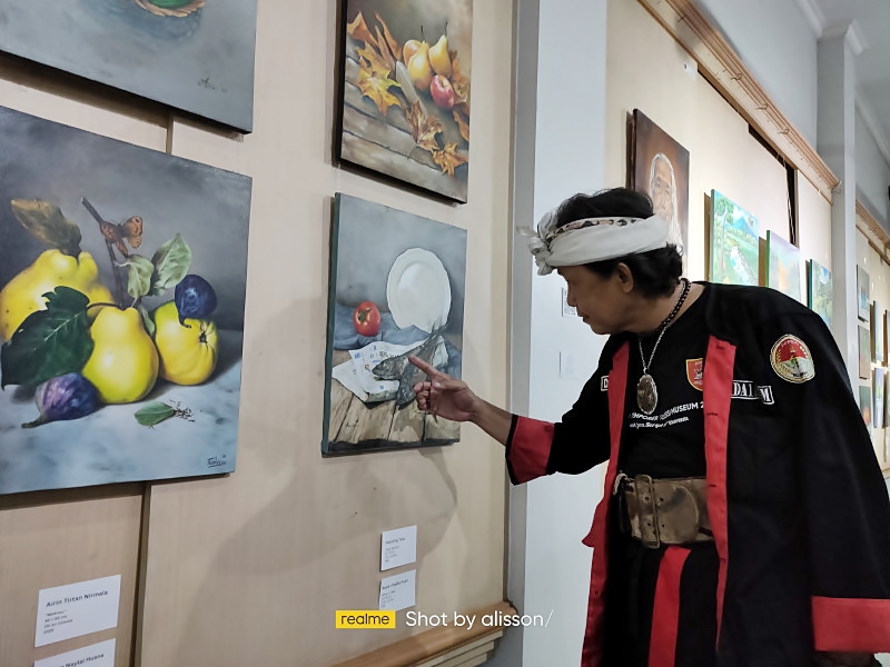 Guru dan Siswa SMK Negeri 12 Surabaya Pameran Lukisan Bersama