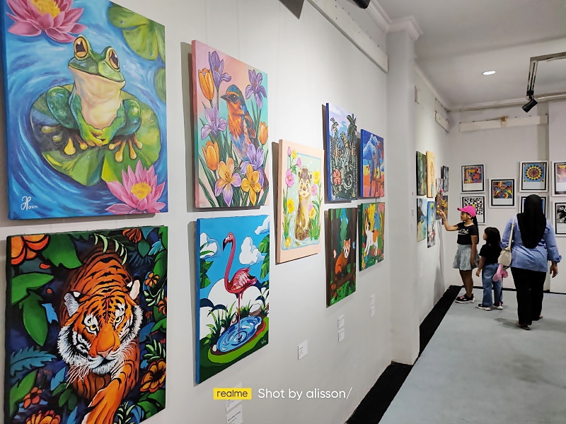 Guru dan Siswa SMK Negeri 12 Surabaya Pameran Lukisan Bersama