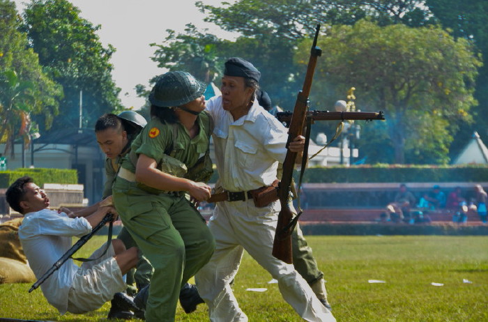 Roode Brug Soerabaia: Kepahlawanan Soegiarto, Persebaya Punya Cerita