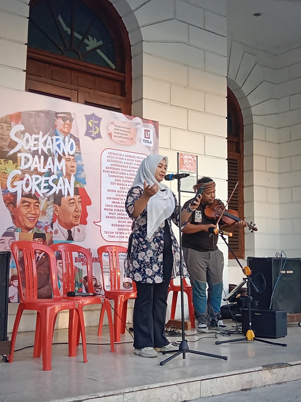 Goresan Kuas Merawat Sejarah: “Soekarno dalam Goresan”