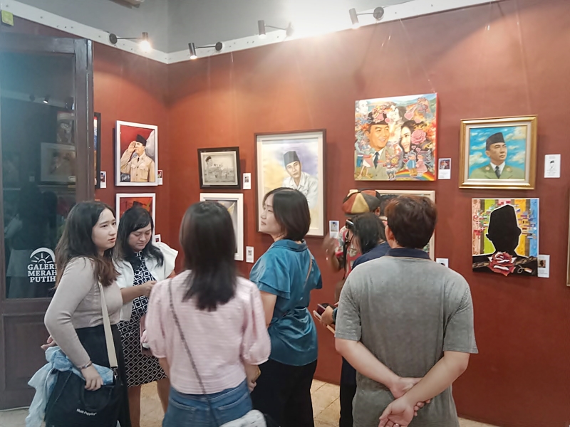 Goresan Kuas Merawat Sejarah: āSoekarno dalam Goresanā