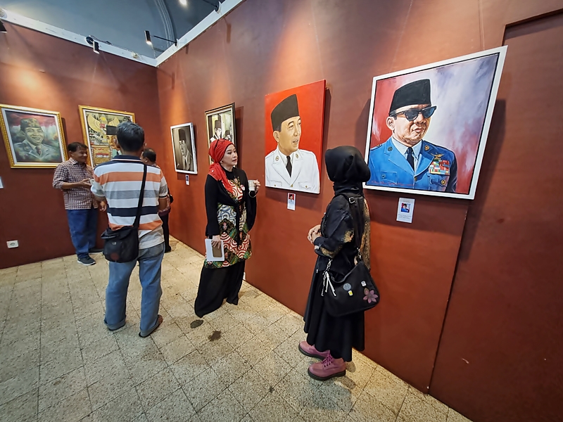 Goresan Kuas Merawat Sejarah: “Soekarno dalam Goresan”