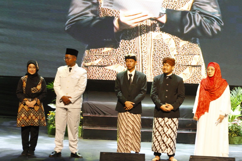 Aku Arek Suroboyo”: Bung Karno, Surabaya, dan Warisan Kebangsaan Yang Terus Menyala