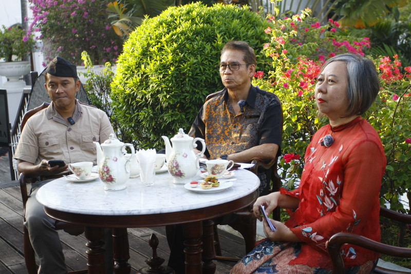 Persembahan Lukisan “Insiden Bendera” dari Roode Brug Soerabaia untuk Hotel Majapahit Surabaya - MGallery Collection di Usia ke-116 Tahun