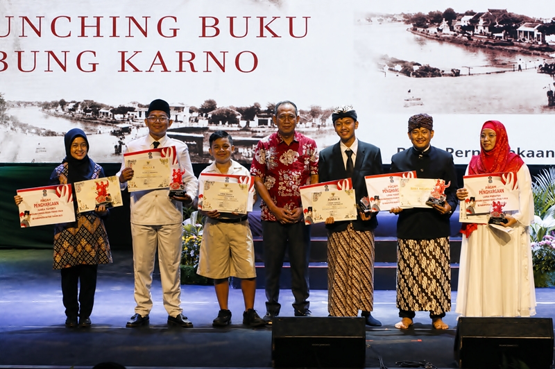 Aku Arek Suroboyo”: Bung Karno, Surabaya, dan Warisan Kebangsaan Yang Terus Menyala