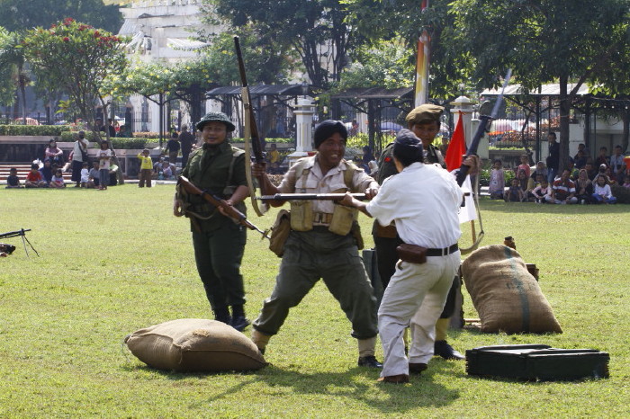 Roode Brug Soerabaia: Kepahlawanan Soegiarto, Persebaya Punya Cerita