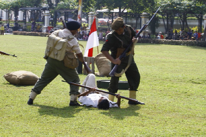 Roode Brug Soerabaia: Kepahlawanan Soegiarto, Persebaya Punya Cerita
