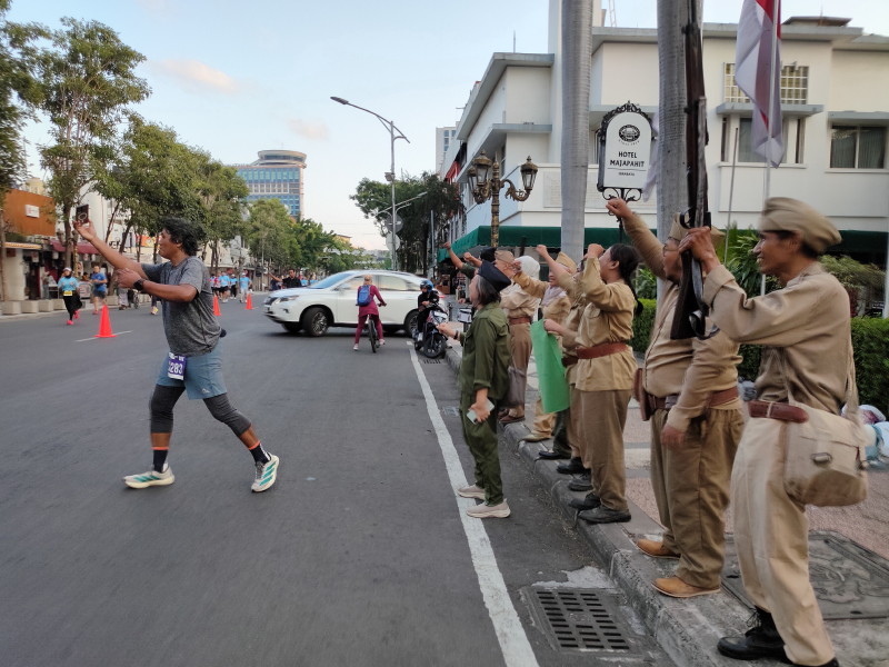 Di Kilometer 39, Sejarah Menyemangati Langkah