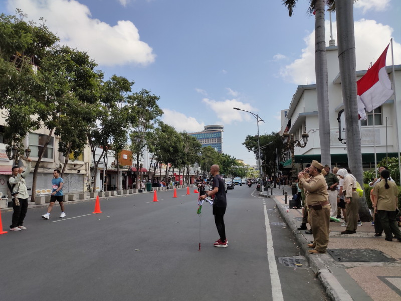 Di Kilometer 39, Sejarah Menyemangati Langkah