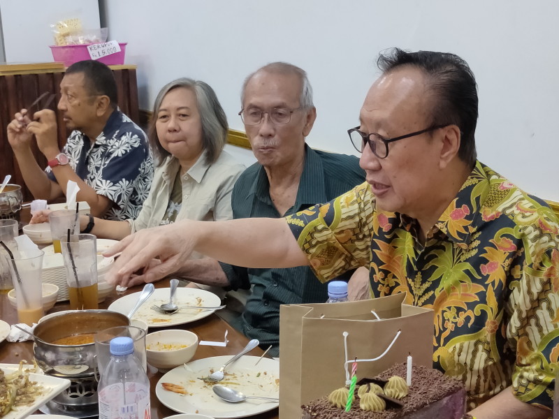 Menapaki Usia ke-76, Menikmati Perjalanan Kehidupan