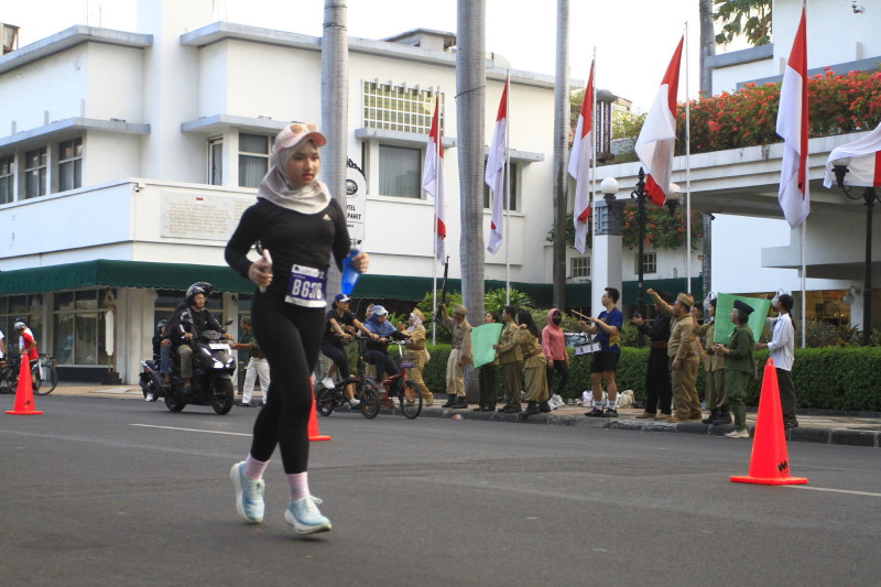 Di Kilometer 39, Sejarah Menyemangati Langkah