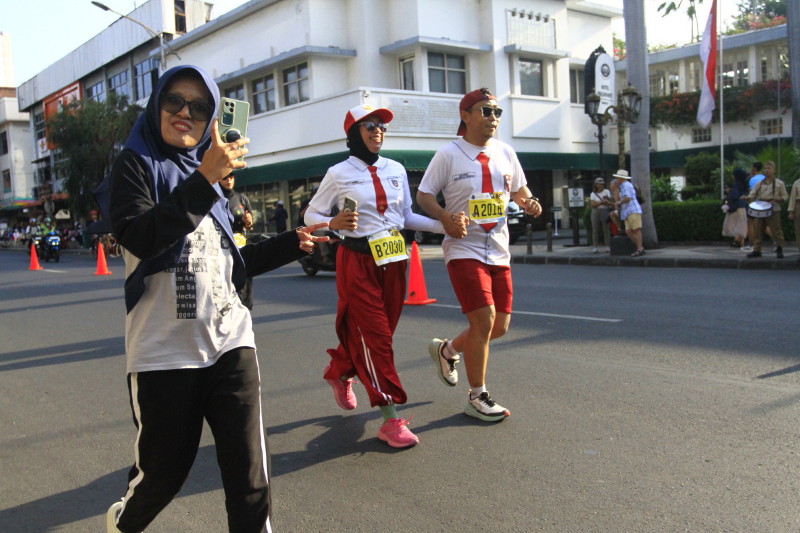 Di Kilometer 39, Sejarah Menyemangati Langkah