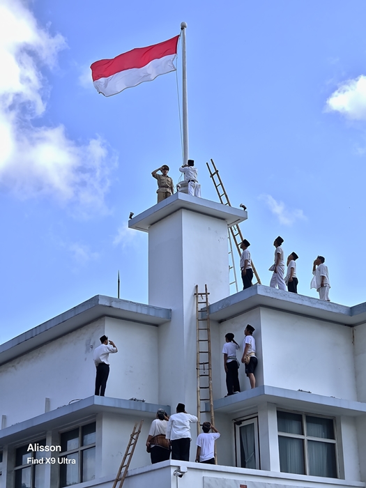 Merah Putih Bertanya