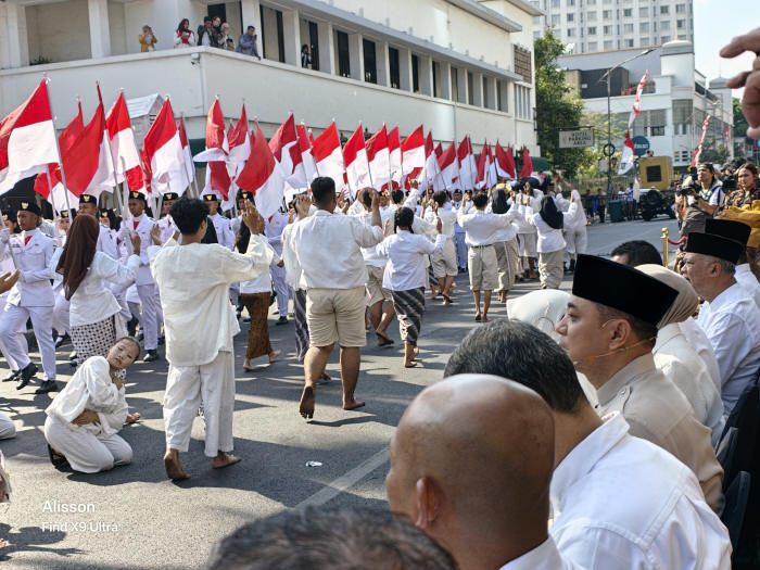 Merah Putih Bertanya