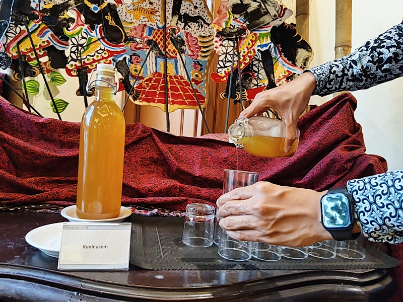 “Bingkai Warna” di Delima Resto & Art Gallery Quds Royal Hotel Surabaya