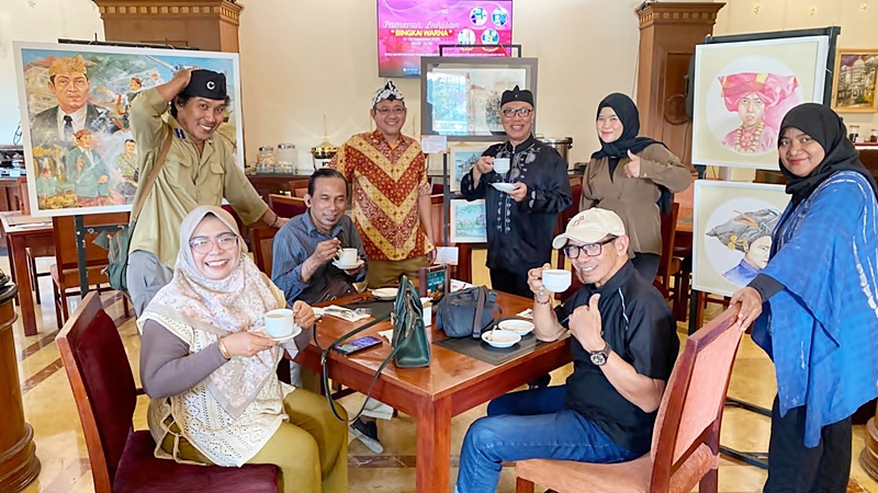 “Bingkai Warna” di Delima Resto & Art Gallery Quds Royal Hotel Surabaya